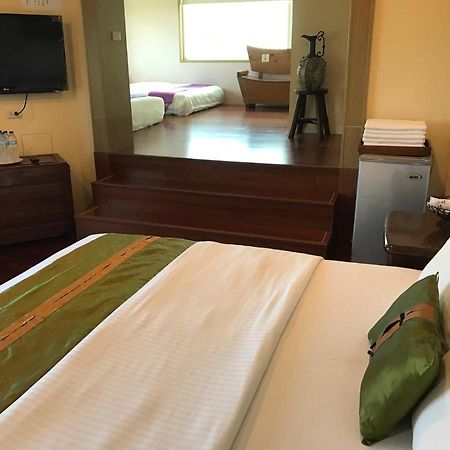 Emaly Homestay T'ai-tung Exteriör bild