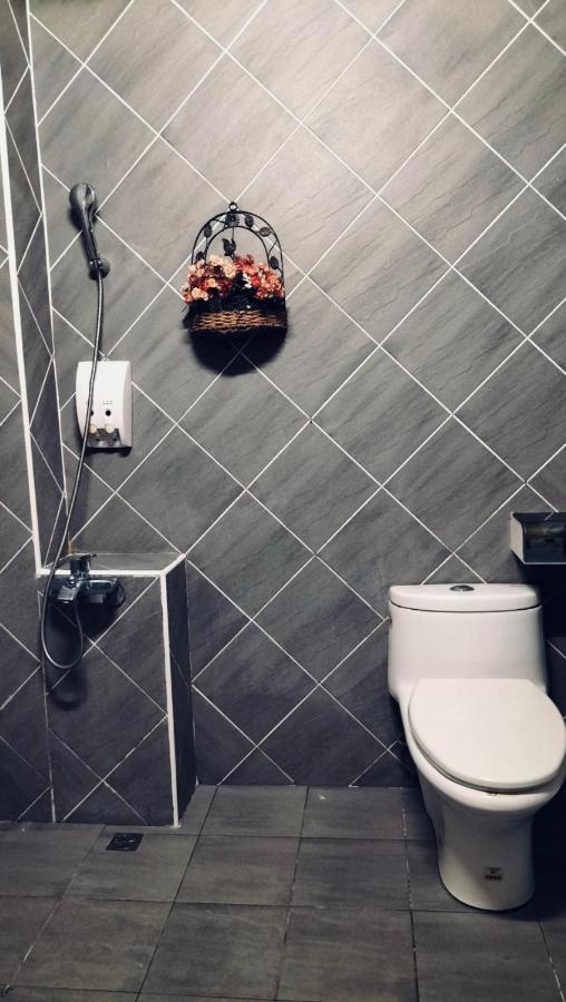 Emaly Homestay T'ai-tung Exteriör bild
