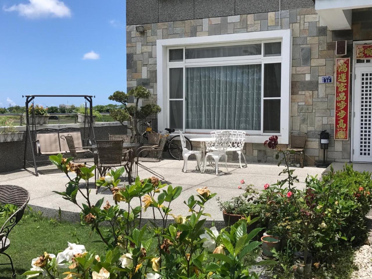 Emaly Homestay T'ai-tung Exteriör bild