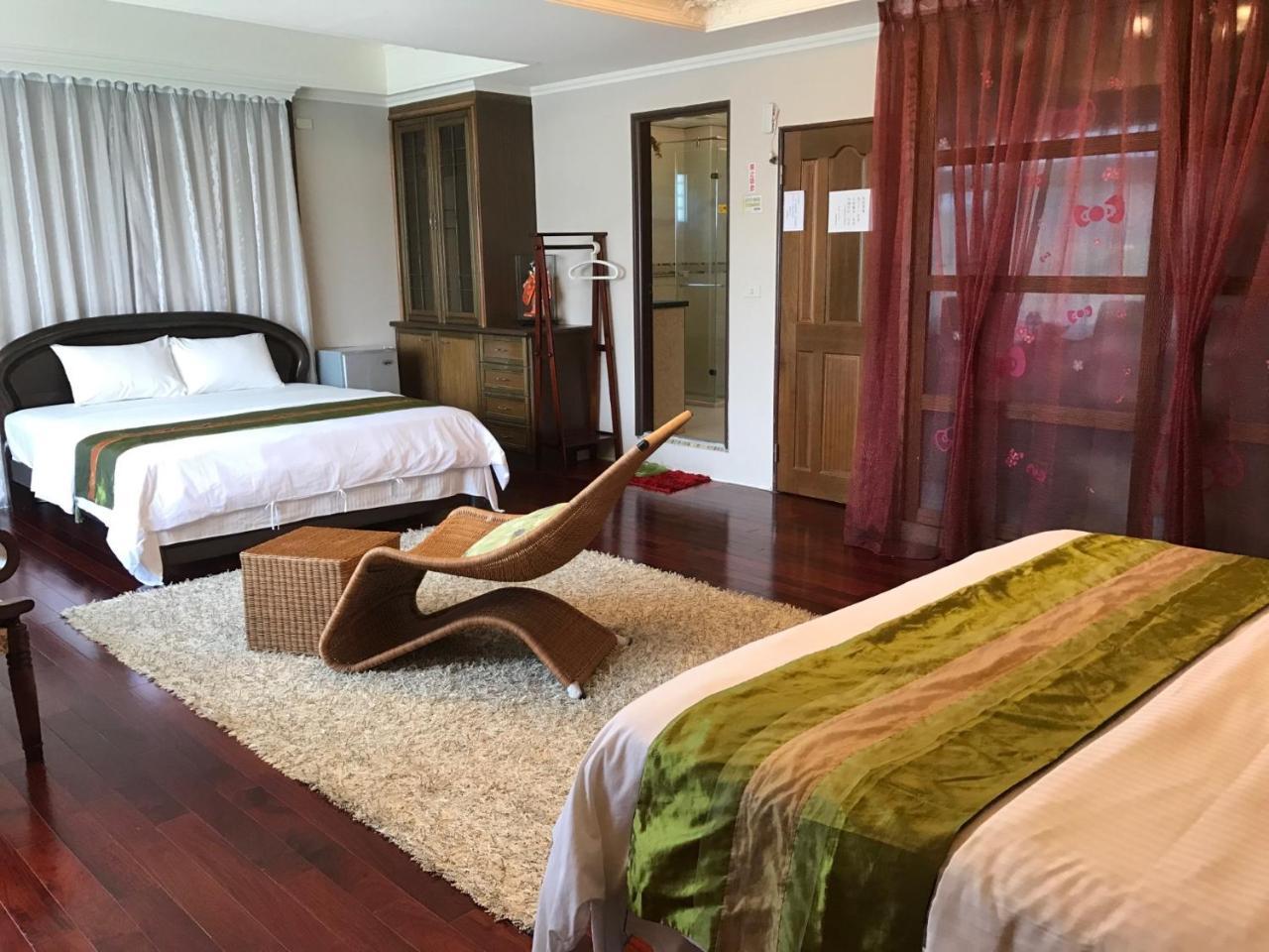 Emaly Homestay T'ai-tung Exteriör bild