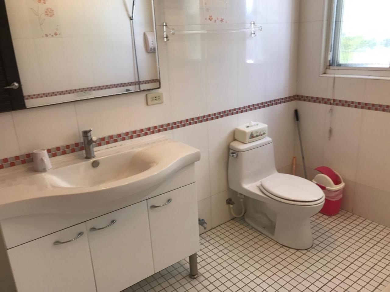 Emaly Homestay T'ai-tung Exteriör bild