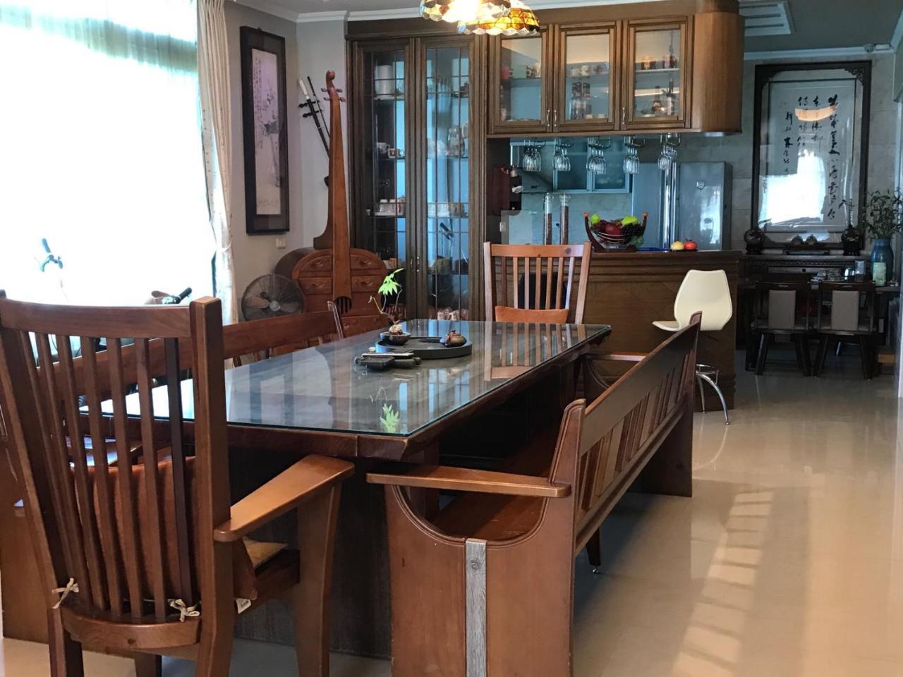 Emaly Homestay T'ai-tung Exteriör bild