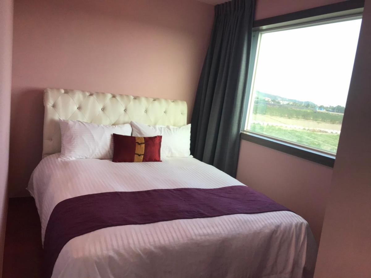 Emaly Homestay T'ai-tung Exteriör bild